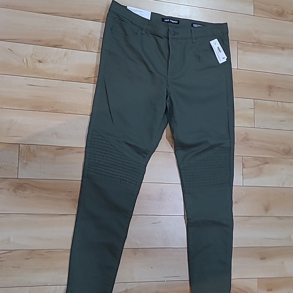 Brand new Joe Fresh size 32 pants